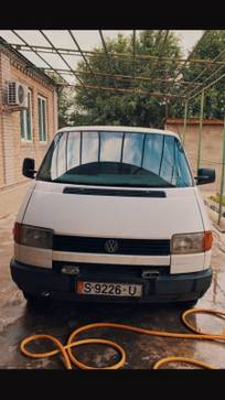 Volkswagen Transporter 2.0л
