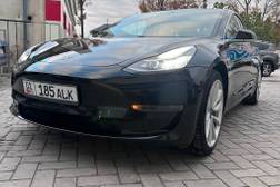 Продаю Tesla Model 3 2020 Standart Plus Цвет Чёрный Салон Белый