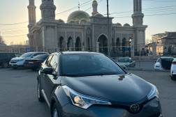 Toyota C-HR: 2017 г., 2 л, Автомат, Бензин, Внедорожник