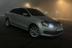 Volkswagen Polo: 2011 г., 1.6 л, Механика, Бензин, Седан