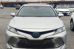 Toyota Camry: 2018 г., 2.5 л, Автомат, Гибрид, Седан