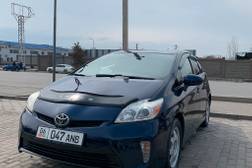 Toyota Prius: 2013 г., 1.8 л, Вариатор, Гибрид, Хэтчбэк