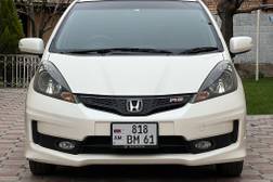 Honda Fit: 2011 г., 1.5 л, Вариатор, Бензин