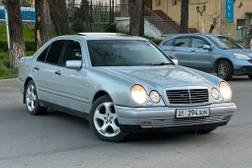 Mercedes-Benz E 320: 1999 г., 3.2 л, Автомат, Бензин, Седан