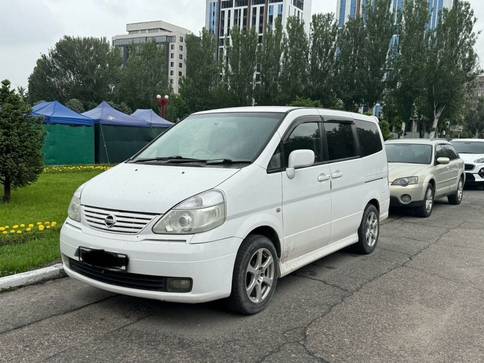 Nissan Serena 2.0л