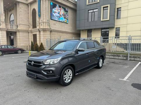 Ssangyong Rexton 2.2л