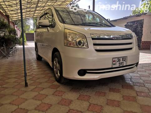 Toyota Noah II (R70) 2.0, 2010