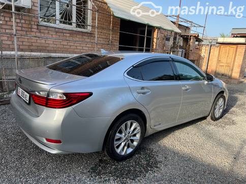 Lexus ES VI 300h 2.5, 2013