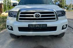 Toyota Sequoia II 5.7, 2009