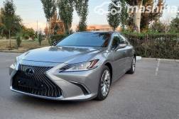 Lexus ES VII 300h 2.5, 2018