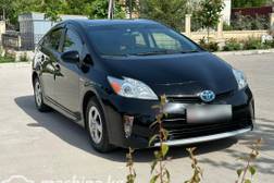 Toyota Prius III Рестайлинг (XW30) Plug-in Hybrid 1.8, 2013