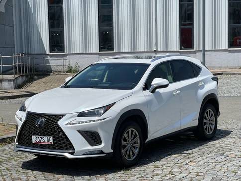 Lexus NX 2.5л