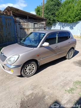 Toyota Duet 1.0, 2002