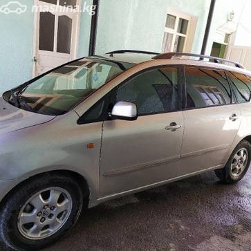 Toyota Avensis Verso 2.0, 2001