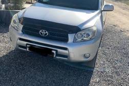 Toyota RAV4 2.0л