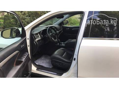 Toyota Highlander 2017 года за ~3 508 800 сом